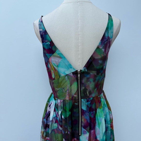 Kelli & Talulah Deep Front/Back V-Neck Silk Multicolor Sleeveless Dress Size M - Picture 9 of 16
